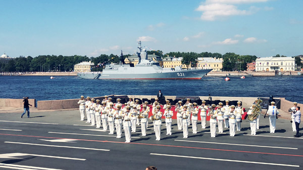 中國海軍軍樂團受邀參加2018俄羅斯海軍節閱兵式